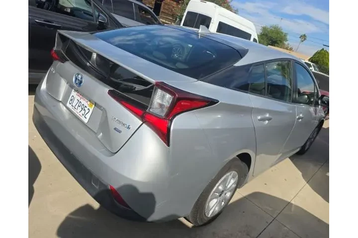 $17900 : Toyota Prius 2019 L Eco 4dr image 2