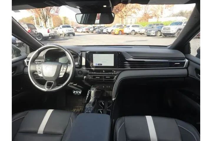 $27992 : Toyota Camry 2025 SE 4dr Sed image 9