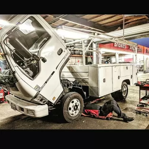 Master Mechanic/ Mecanico image 1