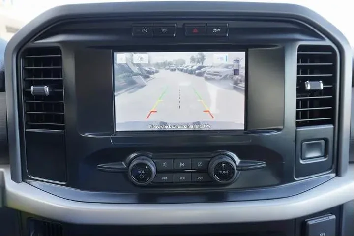 $35988 : Ford F-150 2023 4x4 XLT 4dr image 9