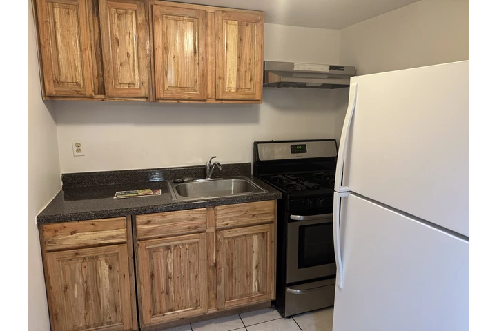 $1450 : Rento cuarto Semi estudio image 2