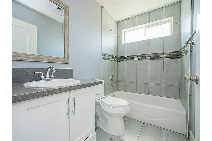 $3095 : Beautiful Home 3B/2B image 9
