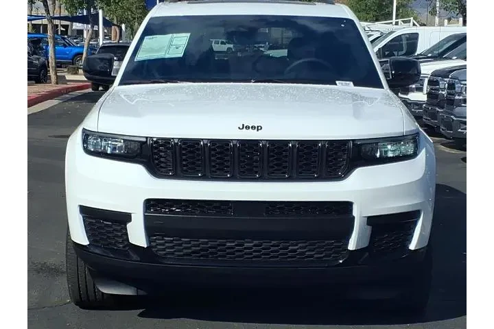 $31780 : Jeep Grand Cherokee L 2023 4 image 2