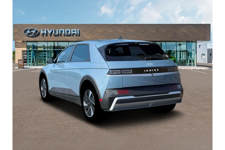 $32543 : Hyundai IONIQ 5 2026 SE 4dr image 5