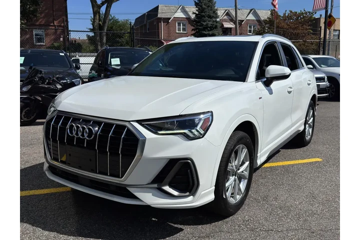 $19895 : Audi Q3 2023 AWD quattro S l image 1
