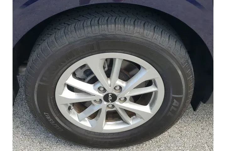 $29990 : Kia Carnival 2024 LX 4dr Min image 9