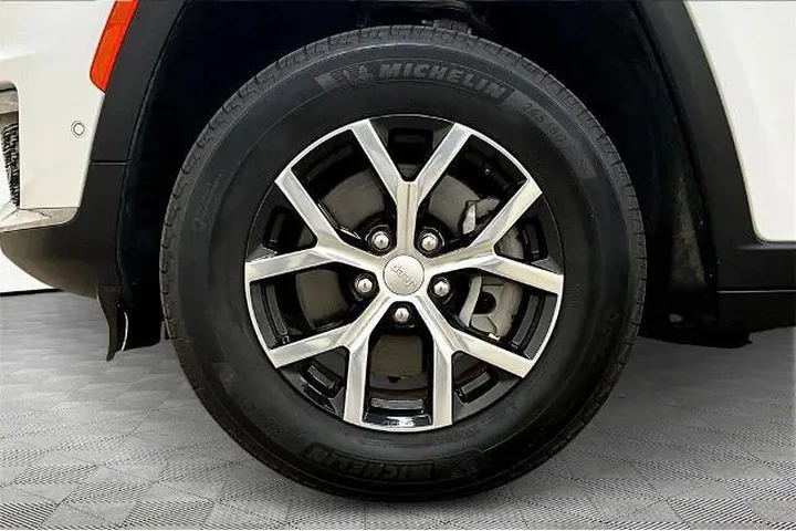 $31490 : Jeep Grand Cherokee L 2024 4 image 9