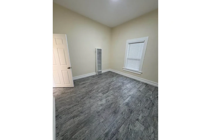 $3100 : 324 N Palomares St image 4