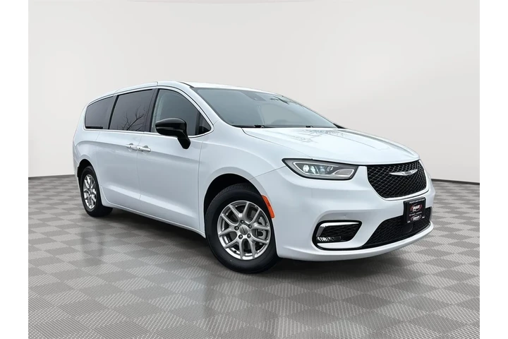 $26993 : 2024 Pacifica Touring L image 1