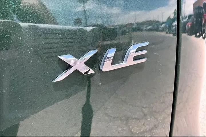 $26952 : Toyota Corolla Cross 2024 XL image 10