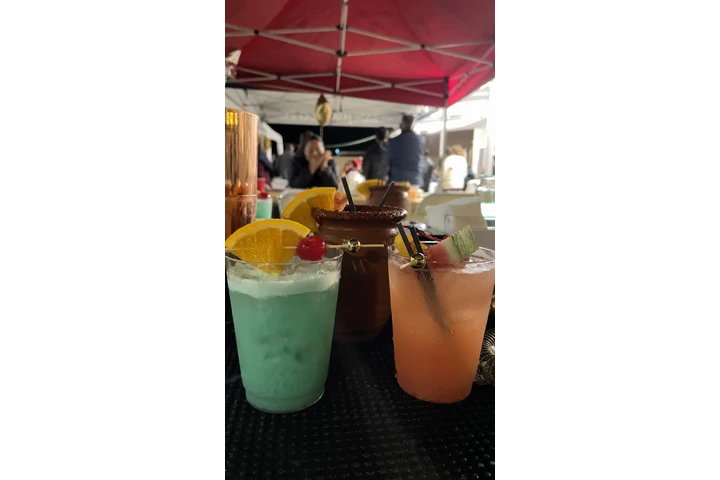 Bartenders & Meseros image 10