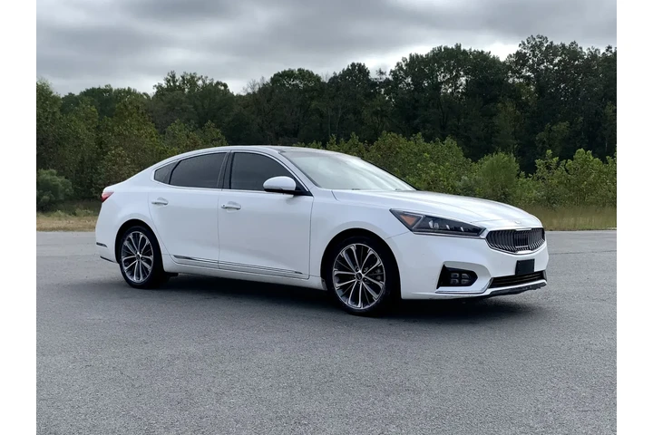 $23900 : 2019 Cadenza Luxury image 5