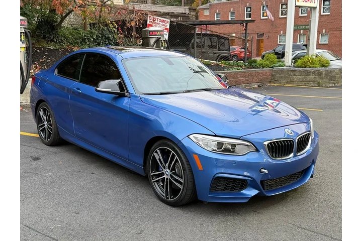 $17995 : 2015 2 Series M235i xDrive image 8