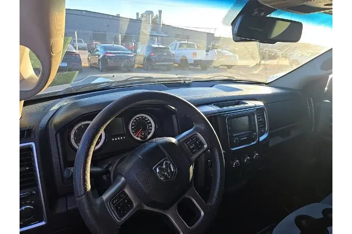 $23059 : Ram 1500 Classic 2021 4x4 SL image 6