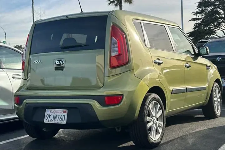 $2750 : Kia Soul 2013 + 4dr Crossove image 2
