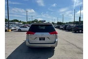 $4980 : 2011 Sienna LE thumbnail