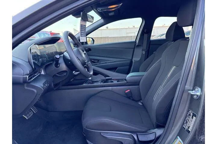 $29280 : Hyundai ELANTRA Hybrid 2025 image 4