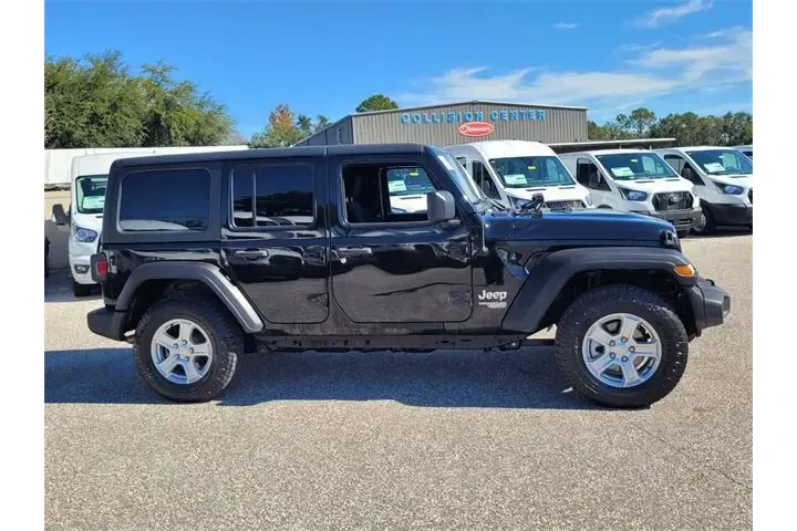 $16885 : Jeep Wrangler Unlimited 2019 image 9