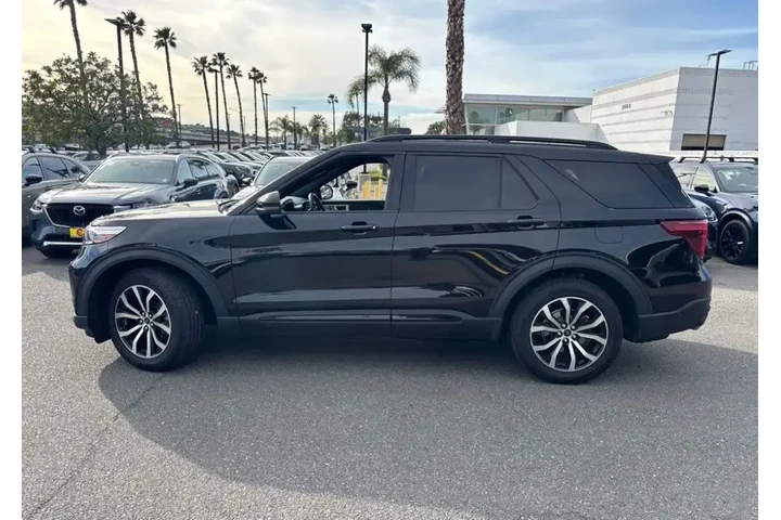 $28989 : Ford Explorer 2020 AWD ST 4d image 4