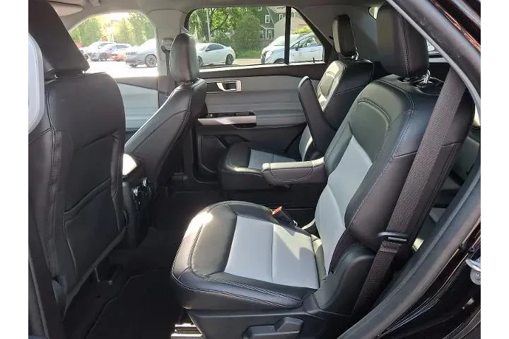 $32888 : Ford Explorer 2023 AWD XLT 4 image 10