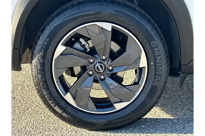 $18223 : Nissan Rogue 2024 AWD SV 4dr image 7