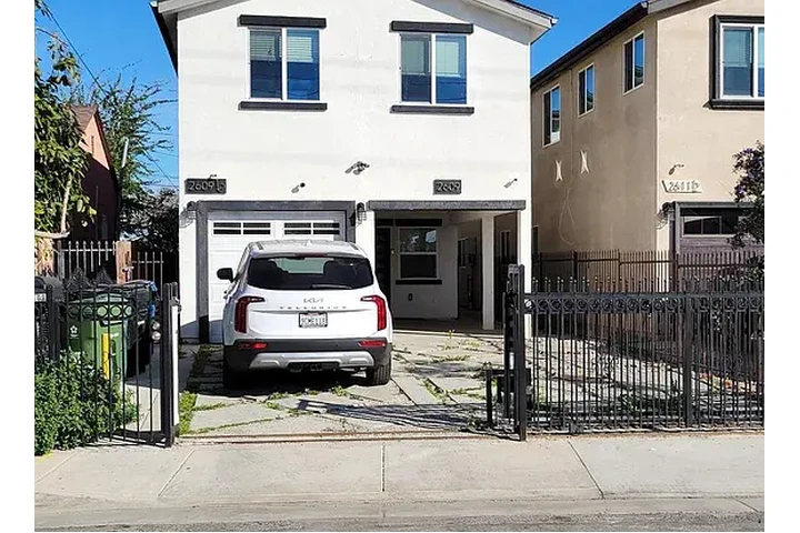 $1999 : CASA 🏠en , Compton, CA🏠 image 1