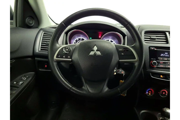 $13599 : Mitsubishi Outlander Sport 2 image 10