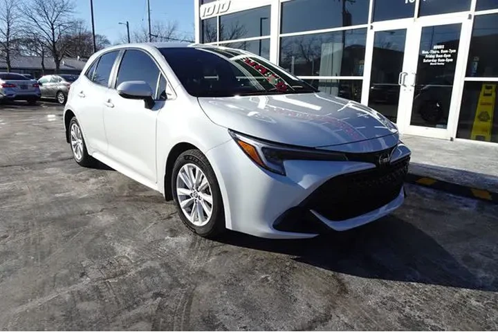 $18999 : 2023 Corolla Hatchback image 2