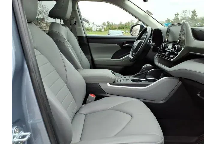 $32887 : Toyota Highlander 2021 AWD X image 5