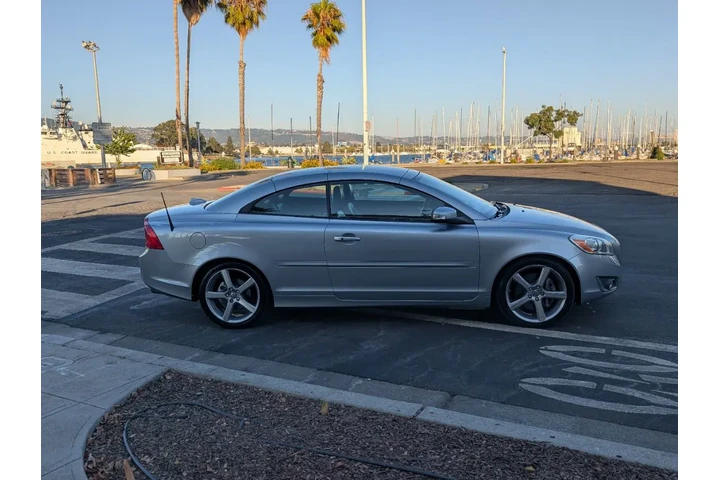 $9988 : 2013 C70 T5 image 5