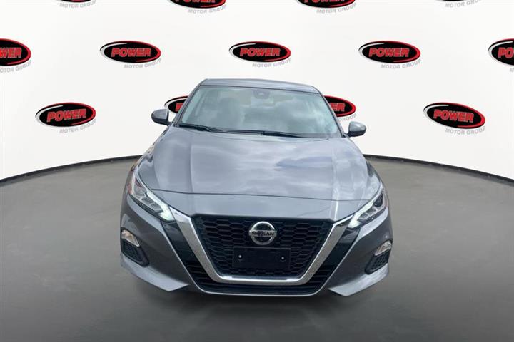 $21995 : Used 2022 Altima 2.5 SV Sedan image 2