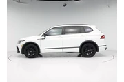 $23998 : Volkswagen Tiguan 2022 SE R- thumbnail
