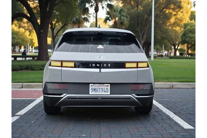 $24995 : Hyundai IONIQ 5 2024 SEL 4dr image 5