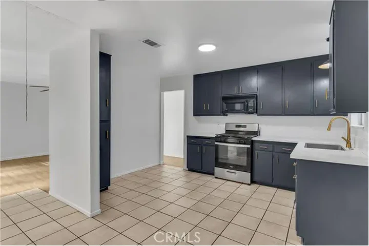 $2800 : Casa Tradicional De 3 Recamara image 2