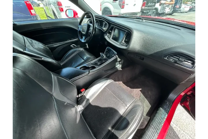 $11000 : Dodge Challenger SXT image 1