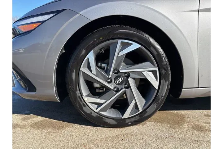 $22298 : Hyundai ELANTRA 2025 SEL Con image 8