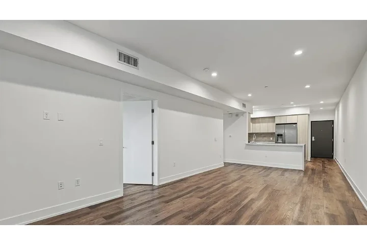 $3400 : Nice 3 bedroom apartment image 5