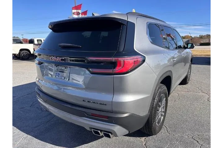 $35988 : GMC Acadia 2025 Elevation 4d image 3