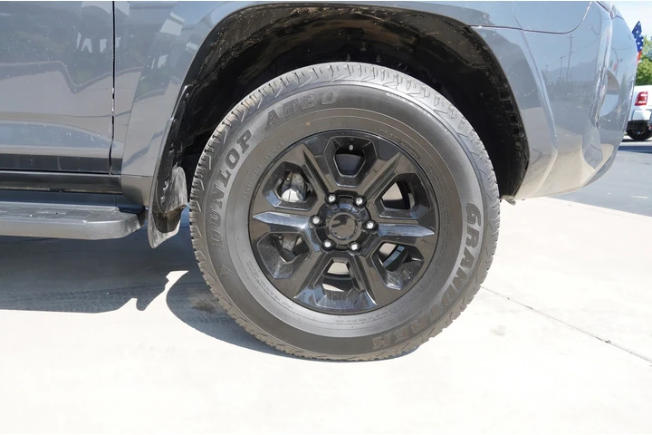 $38410 : Toyota 4Runner 2024 4x4 SR5 image 10