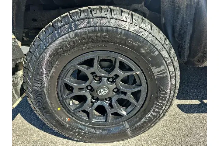 $27995 : Toyota Tacoma 2021 4x4 TRD O image 6