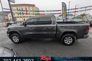 $37995 : 2019 1500 Laramie 4WD Truck thumbnail