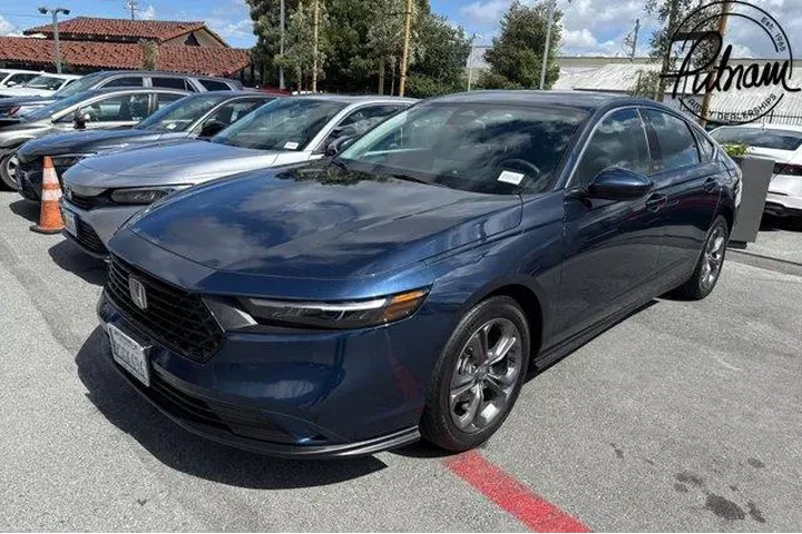 $26888 : Honda Accord 2024 EX 4dr Sed image 1
