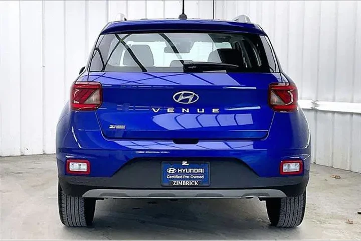 $19990 : Hyundai VENUE 2024 SEL 4dr C image 4