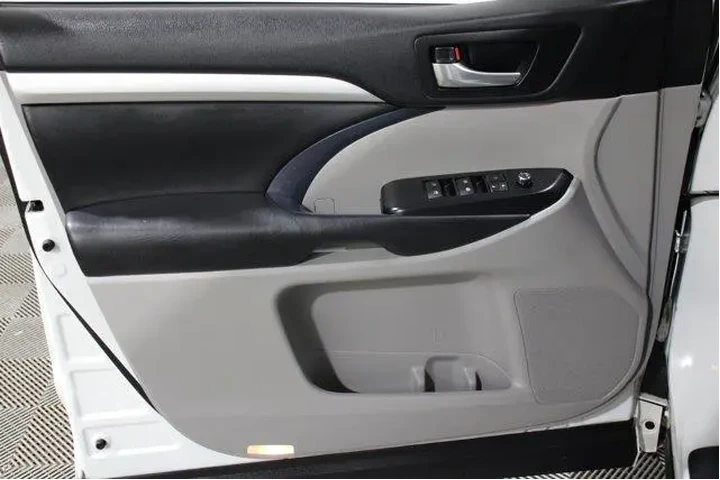 $24998 : Toyota Highlander 2018 AWD X image 6