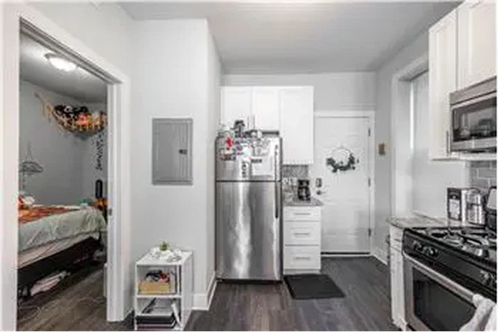 $2350 : Rental property with 1 bedro image 7