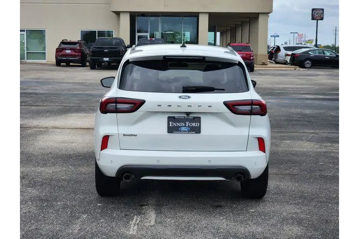 $18995 : Ford Escape 2023 ST-Line 4dr image 5