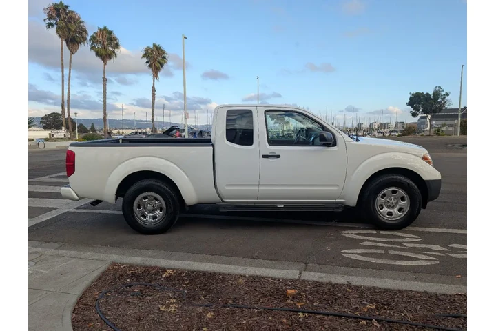 $19988 : 2020 Frontier S image 5