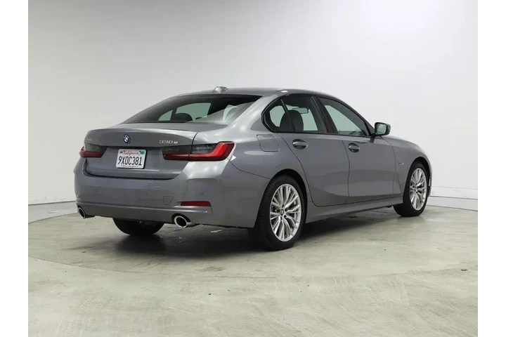 $28998 : BMW 3 Series 2023 330e 4dr S image 8