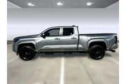 $35999 : Toyota Tacoma 2025 4x4 SR5 4 thumbnail