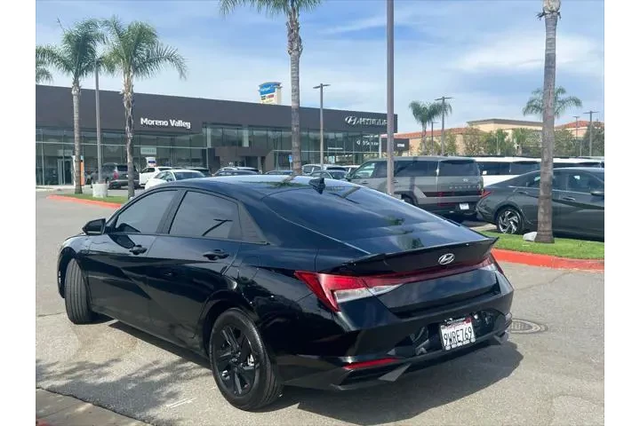 $19420 : Hyundai ELANTRA 2023 SEL 4dr image 6